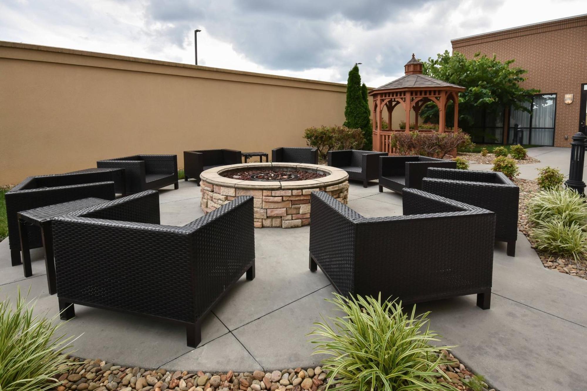 Courtyard Charlotte Concord Hotel Exterior foto